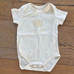 United Nations Nations Unies Geneve Baby Onsie 6 months Cream Vintage